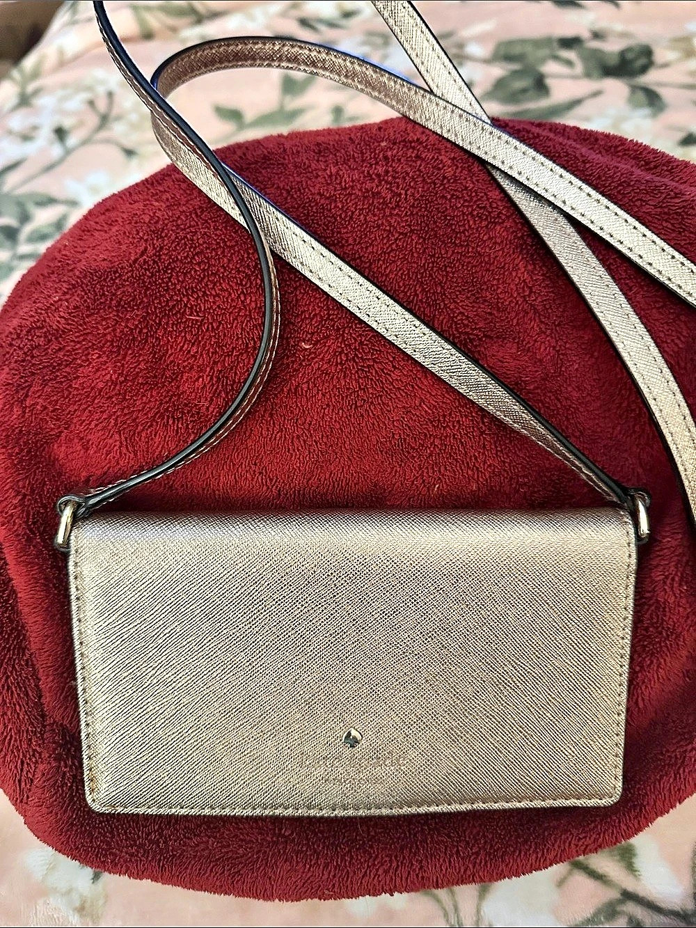 kate spade new york Sylvia East West Phone Crossbody Gold